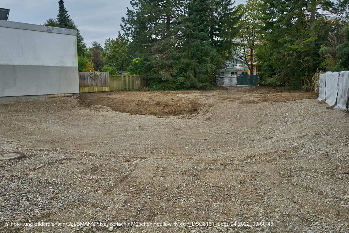24.09.2022 - Baustelle an der Niederalmstraße 16 und Hugo-Lang-Bogen 13 in Neuperlach-Trudering